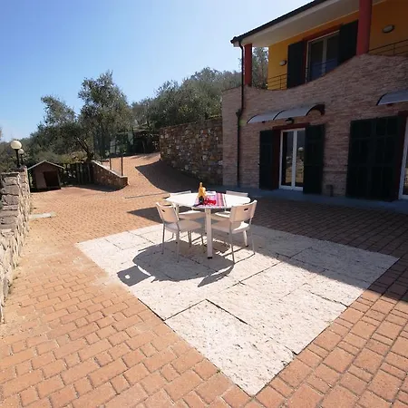 Da Nello Vila